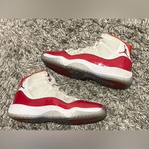 Jordan 11 Retro
Cherry (2022) (GS) 4Y